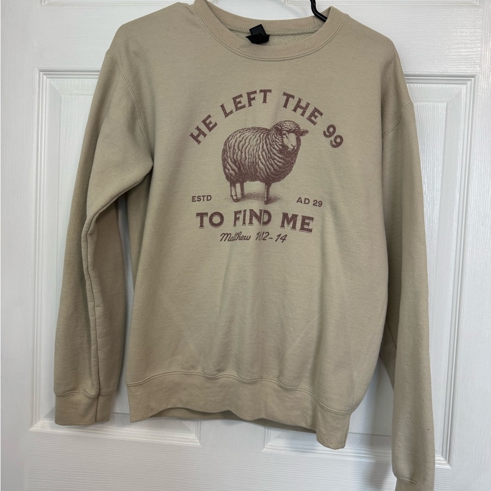 Gildan Women’s Tan Graphic Crewneck Sweater